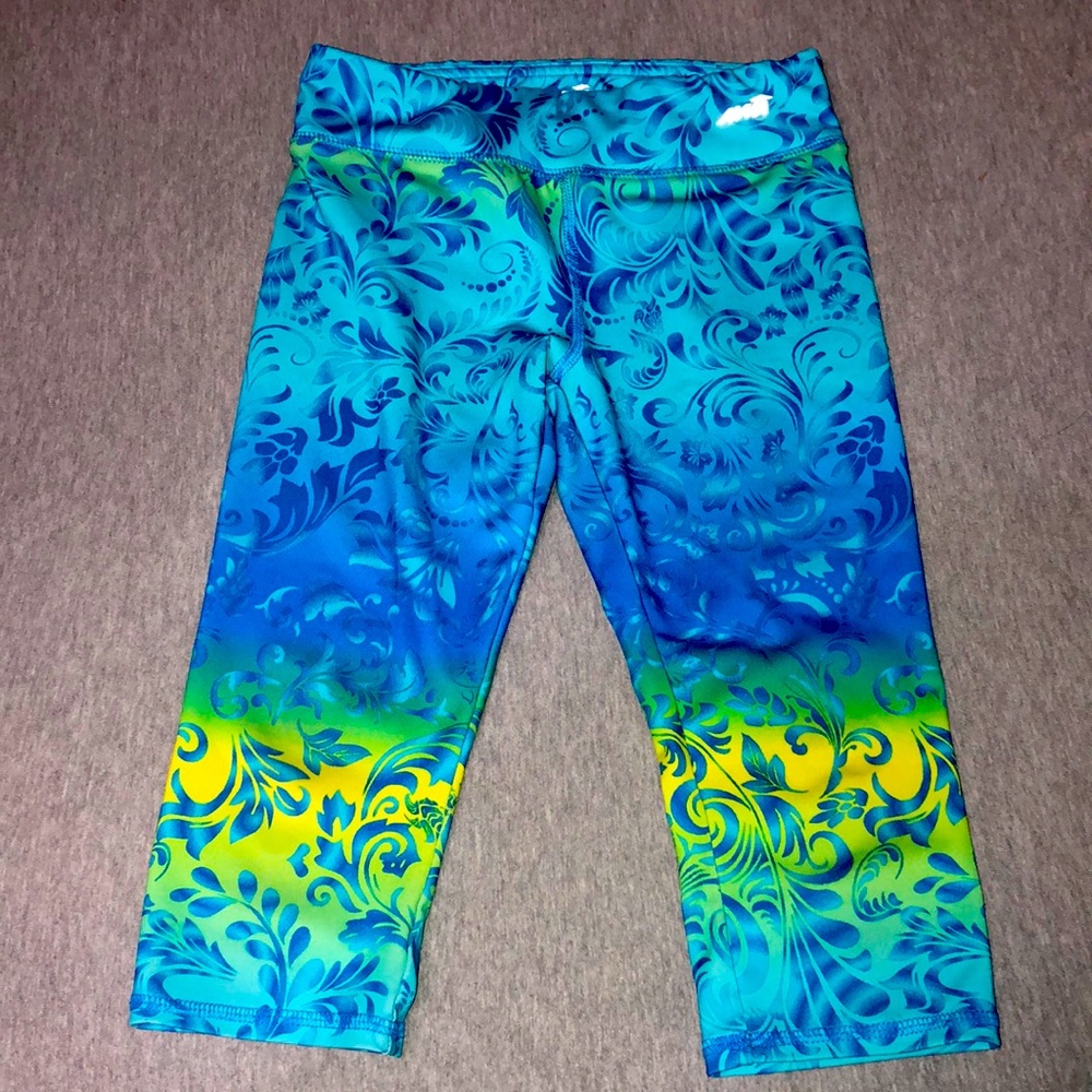 Girls Avia athletic capris